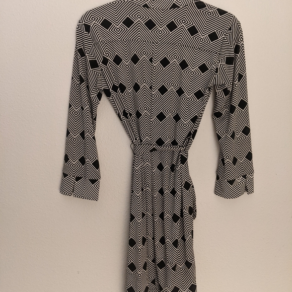 Donna Morgan size 4 Black and white shift dress - Picture 7 of 10